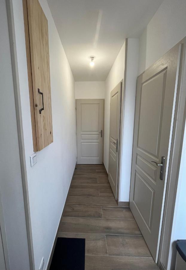 Appartement entièrement rénové à 15min de Lyon Saint-Fons Esterno foto